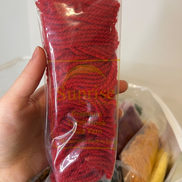 NEW Herrschners Sunflower LATCH HOOK KIT RUG COMPLETE 40” X 27” - Picture 13 of 16